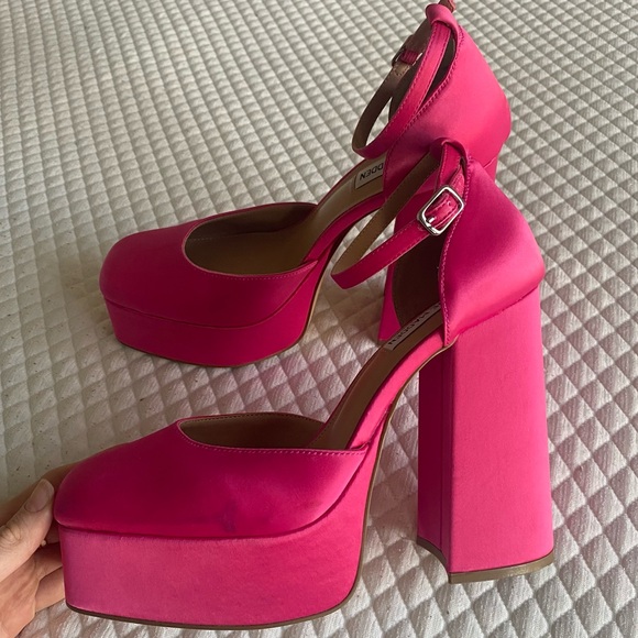 STEVE MADDEN PLATFORM HEELS - Picture 3 of 10